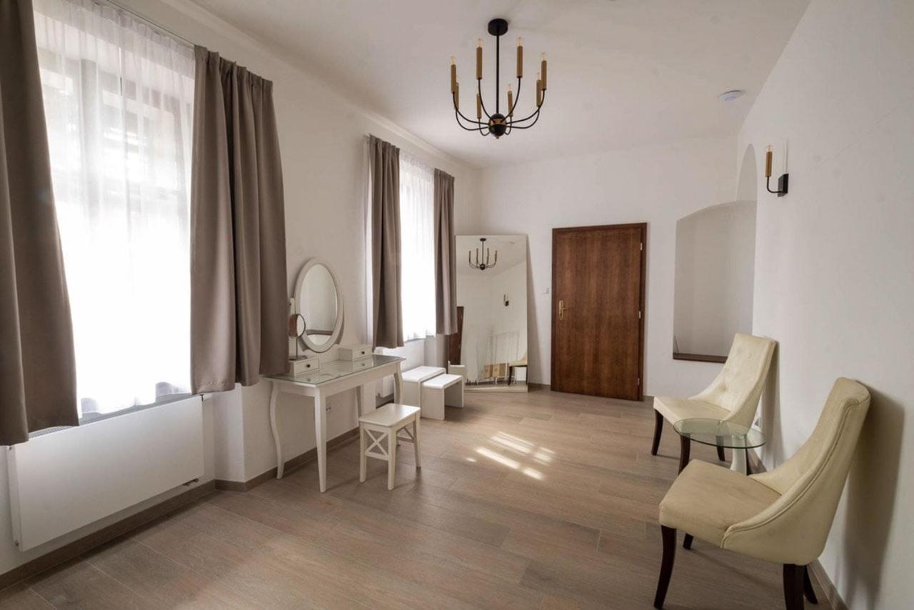 Hotel Penzion Stara Posta à Kovalovice Extérieur photo