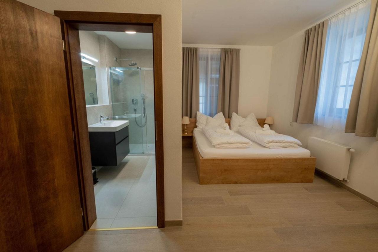 Hotel Penzion Stara Posta à Kovalovice Extérieur photo